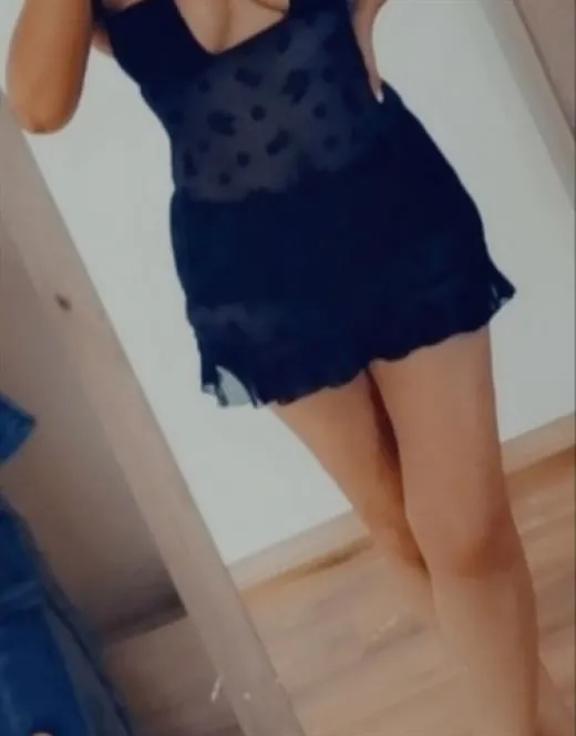 Escort Model Alice Lou, Germany - 5204