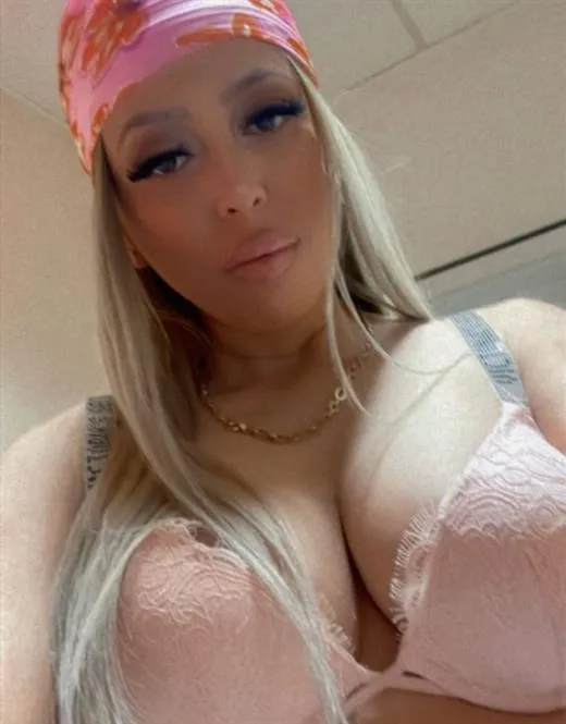 Aralyn, horny girls in Switzerland - 5086