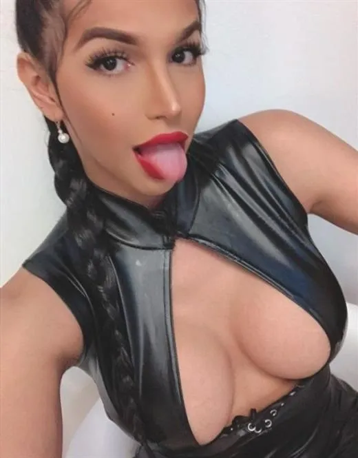Escort Model Chuanlu, Italy - 4987