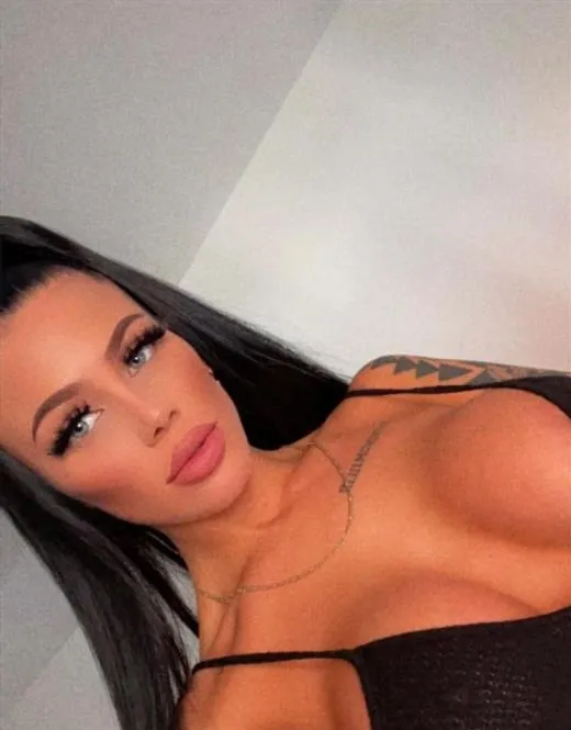 Escort Model Eedo, France - 1154