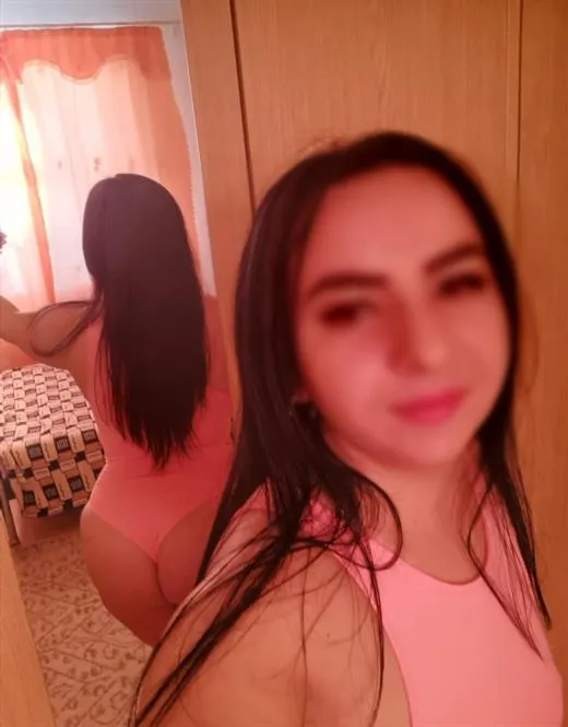 Escort Model Gwenaele, Italy - 10617