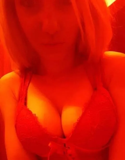 Escort Model Hiroe, France - 7723
