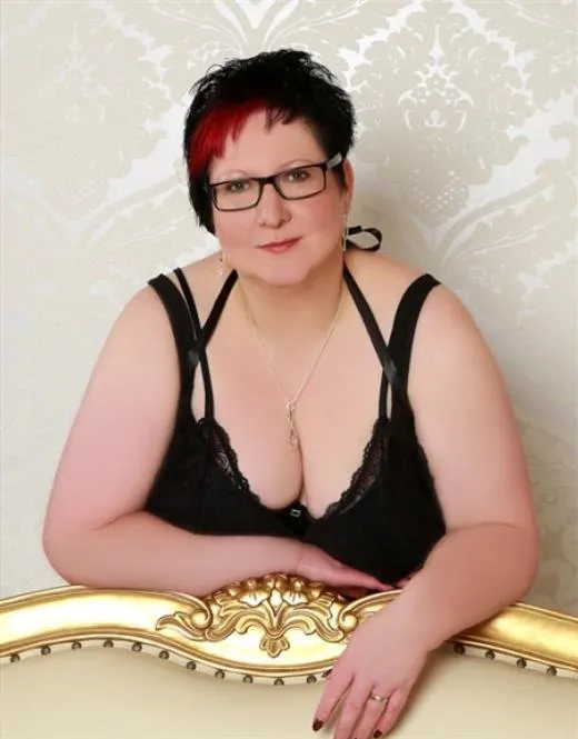 Kvang, horny girls in Italy - 16368