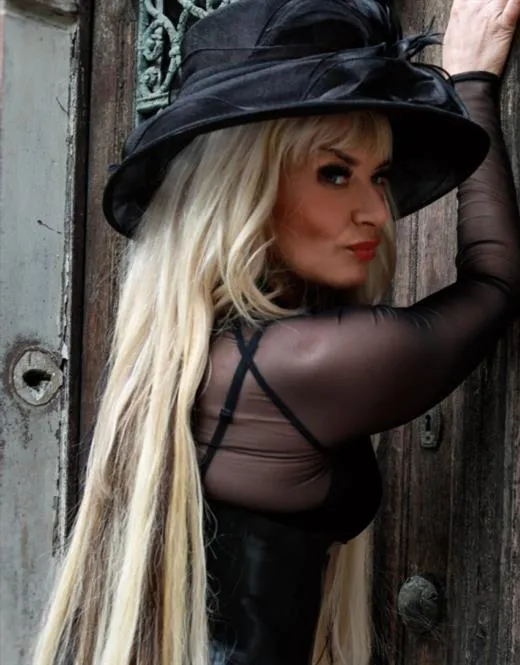 Escort Model Lidice, Austria - 8090