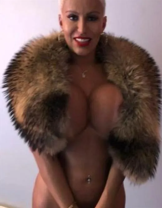 Maricza, escort in Canada - 9931