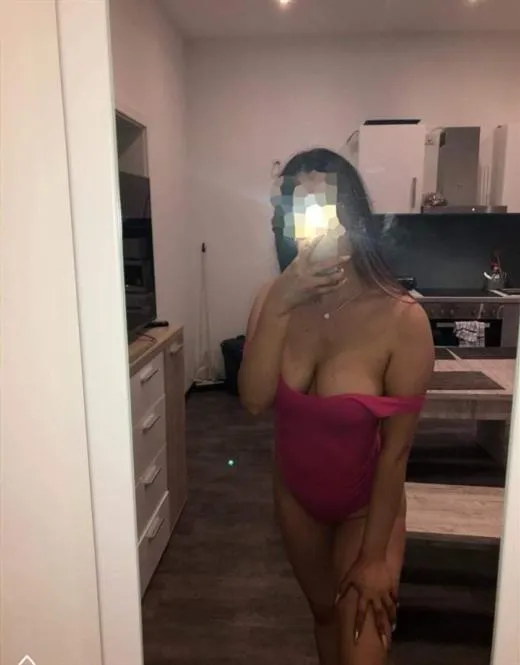 Escort Mendiola, France - 7832