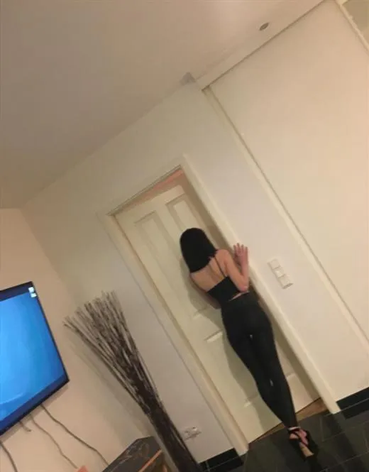 Muvehida, horny girls in Hungary - 2712