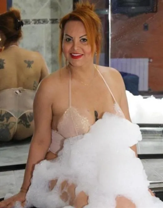 Ninou, horny girls in Italy - 11474