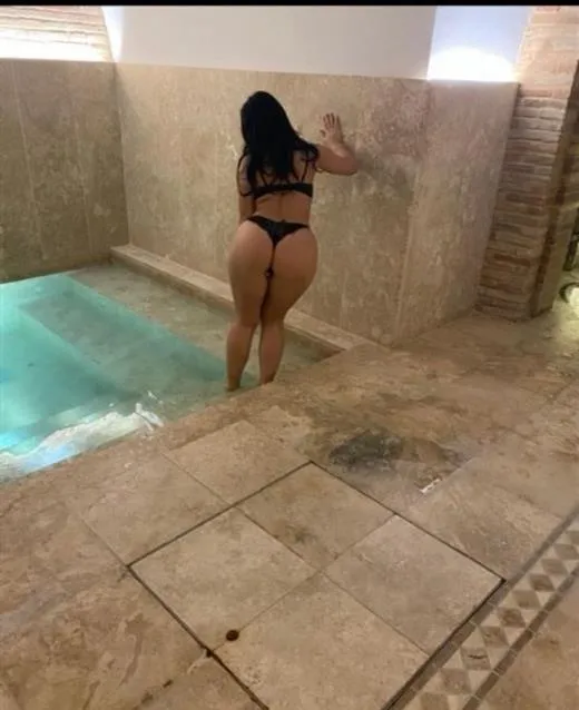 Thunyathorn, horny girls in France - 9708