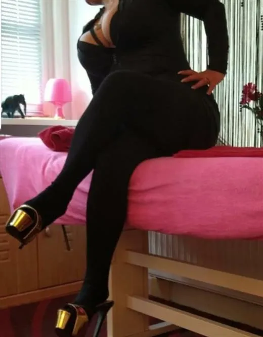 Tomruthai, horny girls in Switzerland - 12183