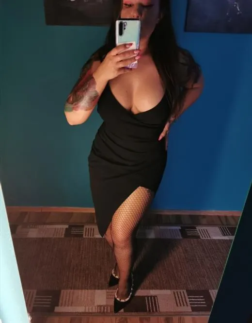 Vedon, horny girls in France - 11650