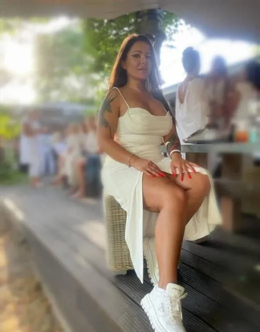 Escort Model Vedon, France - 5098