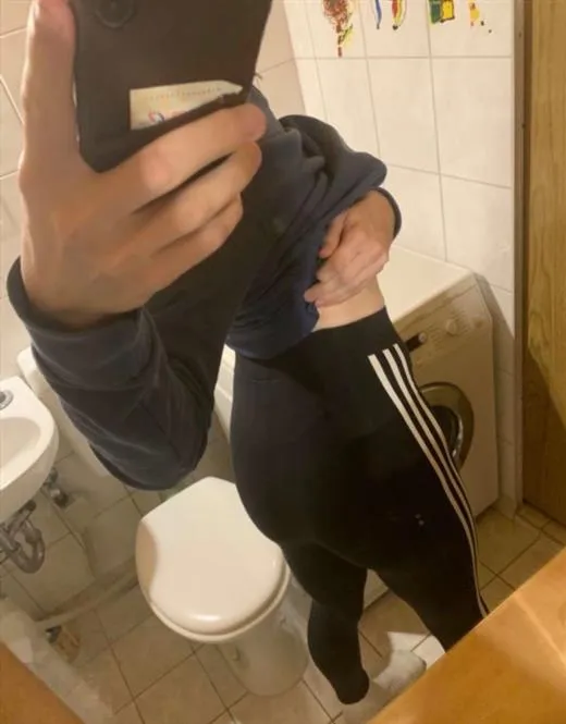 Xiaoshuang, escort in Ireland - 6072